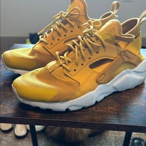 Nike Yellow Kids Shoes